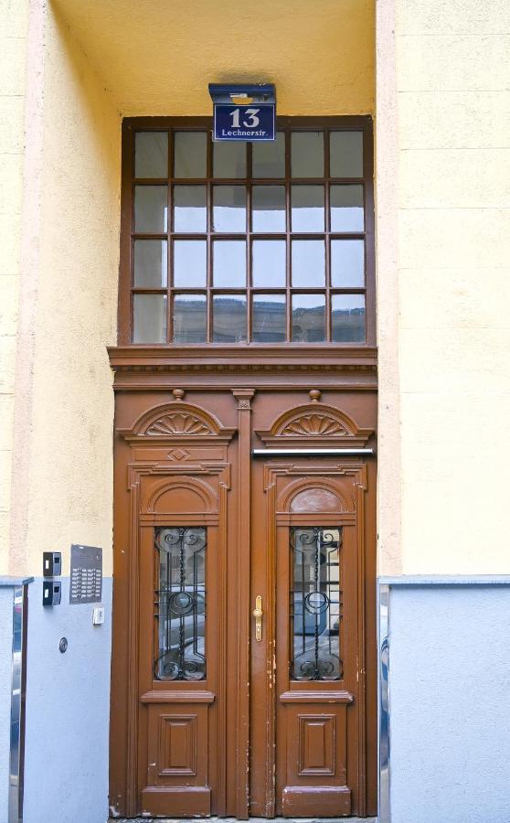 Delightful Duplex Danube Canal Відень Екстер'єр фото