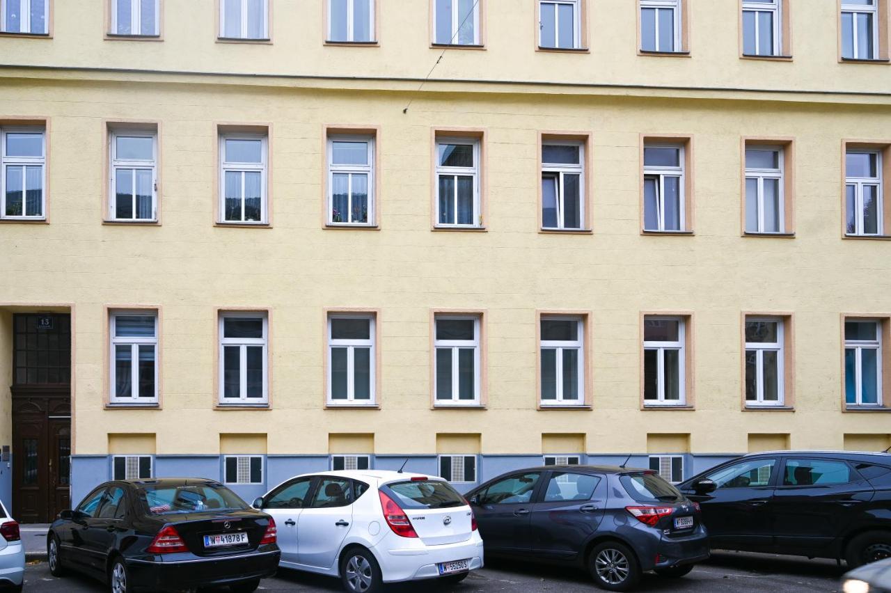 Delightful Duplex Danube Canal Відень Екстер'єр фото